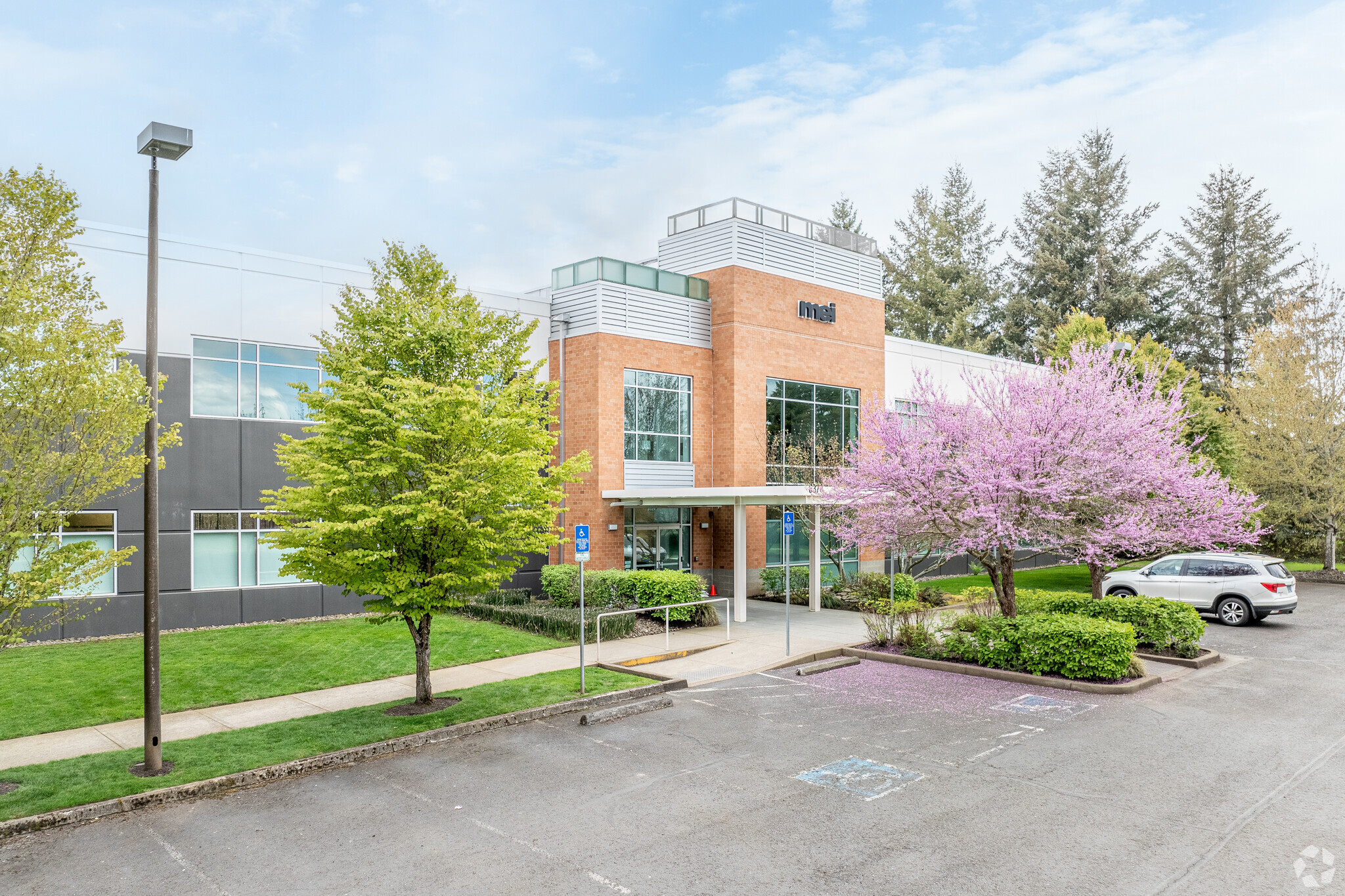 6370 SW Borland Rd, Tualatin, OR for lease Building Photo- Image 1 of 9