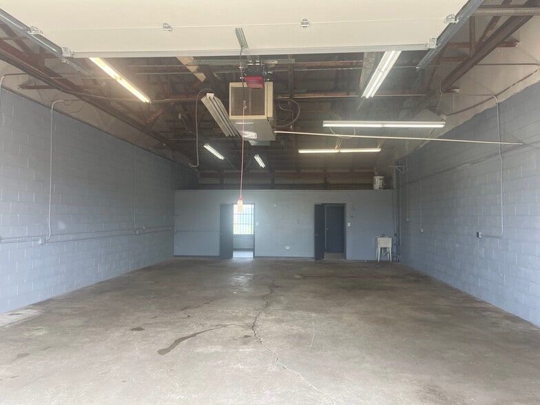 16725 Richmond Ave, Hazel Crest, IL for lease - Interior Photo - Image 2 of 6