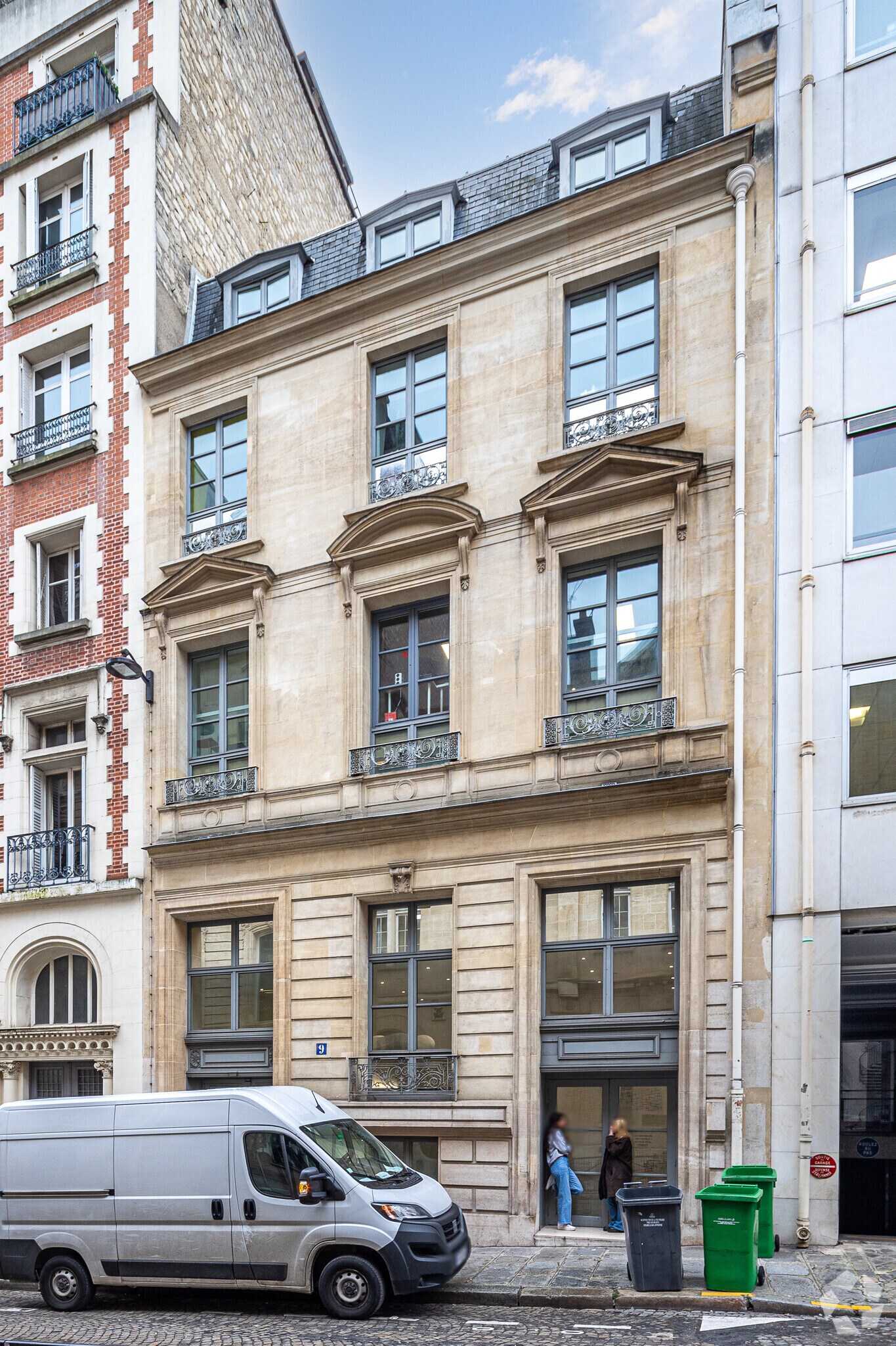 9 Rue Christophe Colomb, Paris for lease Building Photo- Image 1 of 3