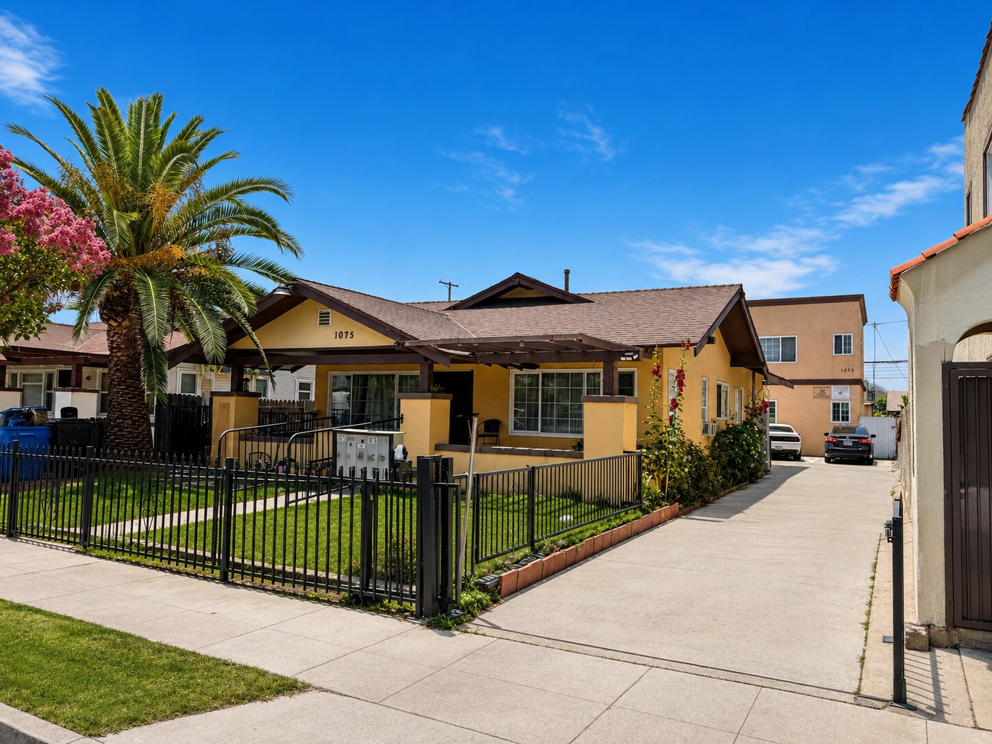 1073 Hoffman Ave, Long Beach, CA à vendre Photo du bâtiment- Image 1 de 8