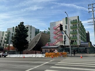 Plus de détails pour 1021 N Vermont Ave, Los Angeles, CA - Commerce de détail à louer