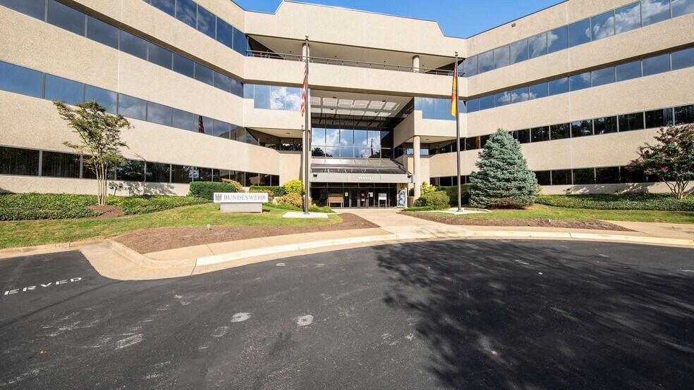 11150 Sunrise Valley Dr, Reston, VA à louer - Photo du bâtiment - Image 2 de 2