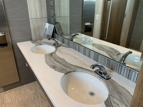 7700 N Palm Ave, Fresno, CA à louer Photo intérieure- Image 2 de 4