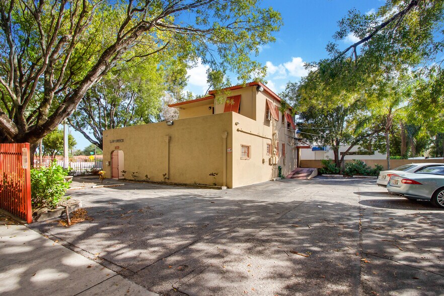 2700 SW 37th Ave, Coconut Grove, FL à vendre - Photo principale - Image 1 de 13