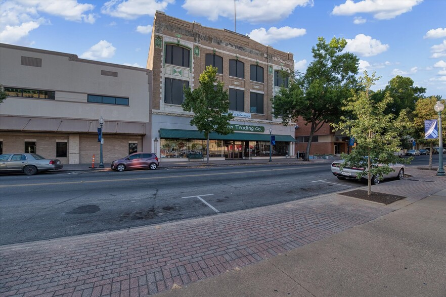 618 Austin Ave, Waco, TX for sale - Building Photo - Image 2 of 5