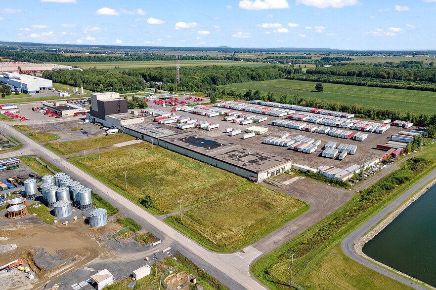 35-75 Rue De L'acier, Coteau-du-lac, QC à vendre - Photo du bâtiment - Image 2 de 44