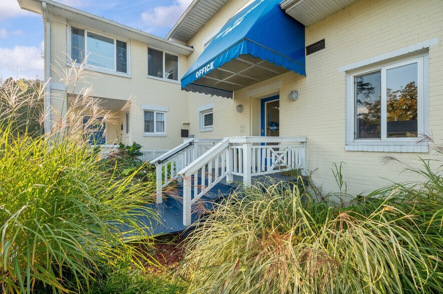 231 E Buffalo St, New Buffalo, MI à vendre - Photo du bâtiment - Image 3 de 86