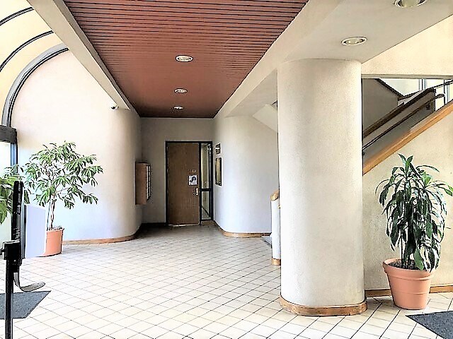 1290 B St, Hayward, CA à louer - Hall d’entrée - Image 2 de 9