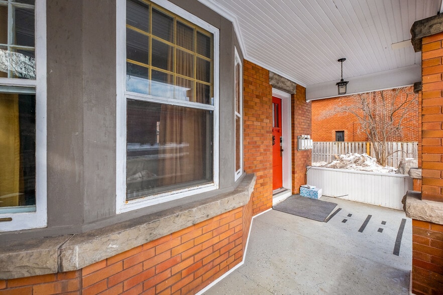 1031 Carling Av, Ottawa, ON à vendre - Photo principale - Image 2 de 50