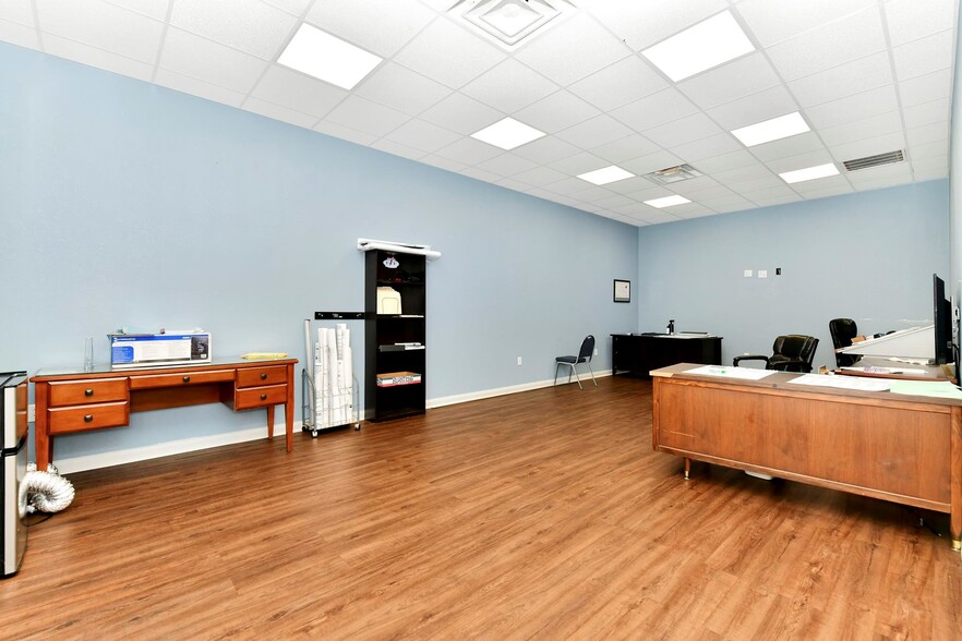 530 S Woodland Blvd, Deland, FL for sale - Interior Photo - Image 2 of 21