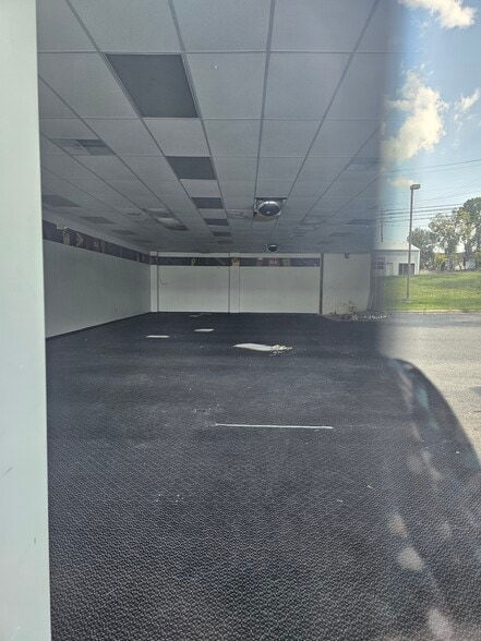 1000 E Main St, Cherryville, NC for sale - Building Photo - Image 3 of 11