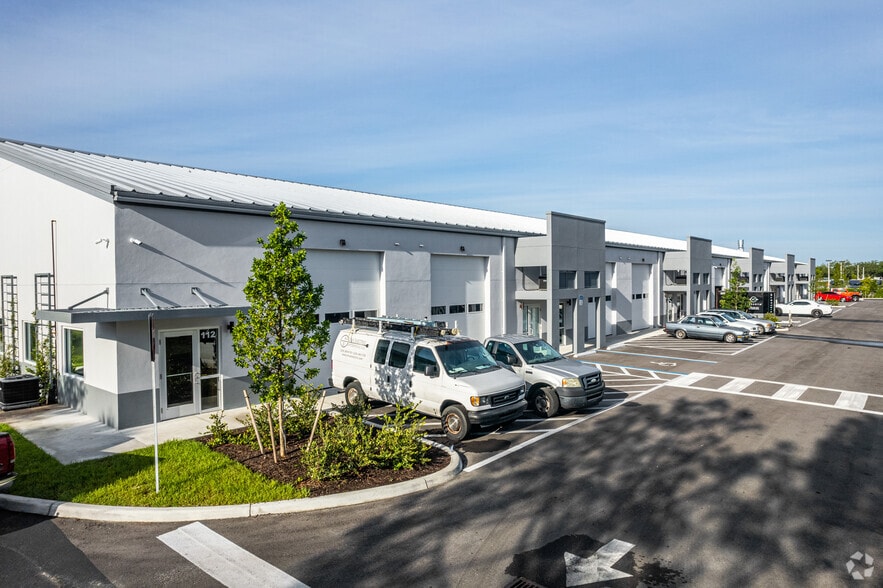 3939 Tollhouse Dr, Naples, FL for lease - Building Photo - Image 3 of 58