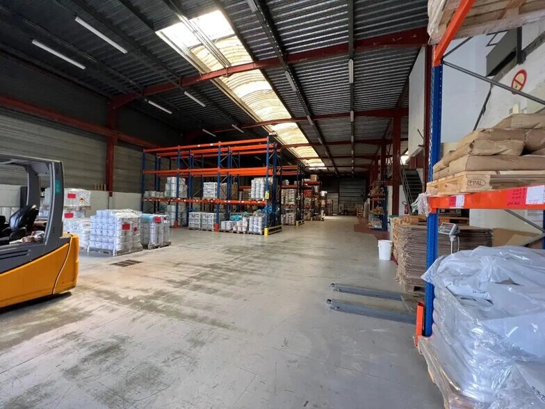 Industriel dans Coignières à louer - Photo intérieure - Image 2 de 7