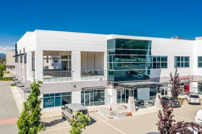 Plus de détails pour 6638 152A St, Surrey, BC - Bureau à vendre