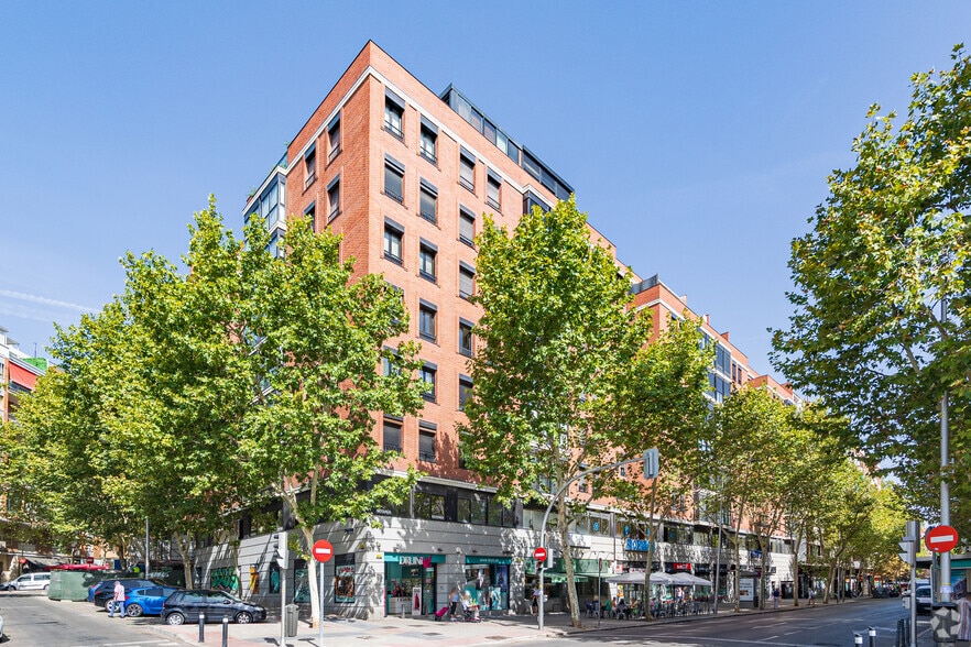 Retail in Madrid, Madrid for lease - Primary Photo - Image 1 of 3
