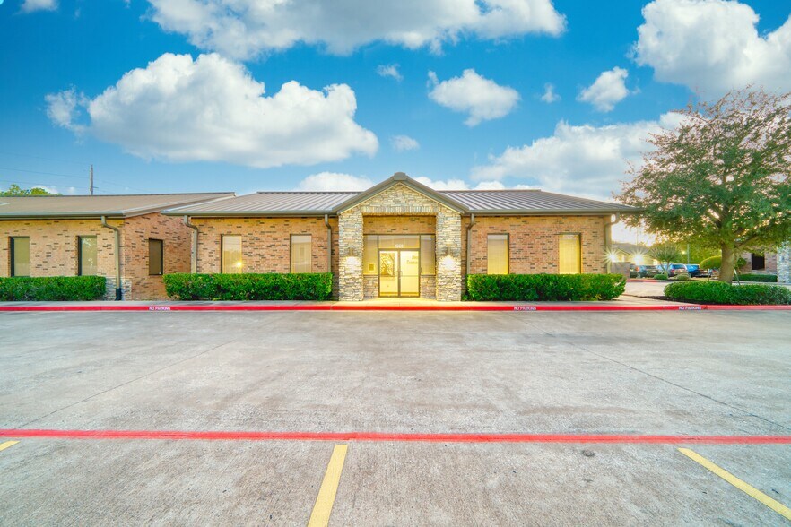 15430 Ridge Park Dr, Houston, TX à vendre - Photo du bâtiment - Image 1 de 33