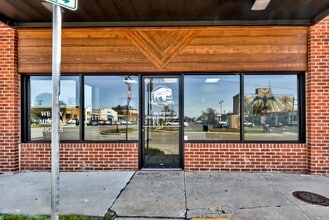 121 N Crawford Ave, Norman, OK for lease Interior Photo- Image 2 of 10