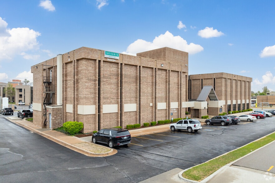 5700 N Portland Ave, Oklahoma City, OK for sale - Primary Photo - Image 1 of 16