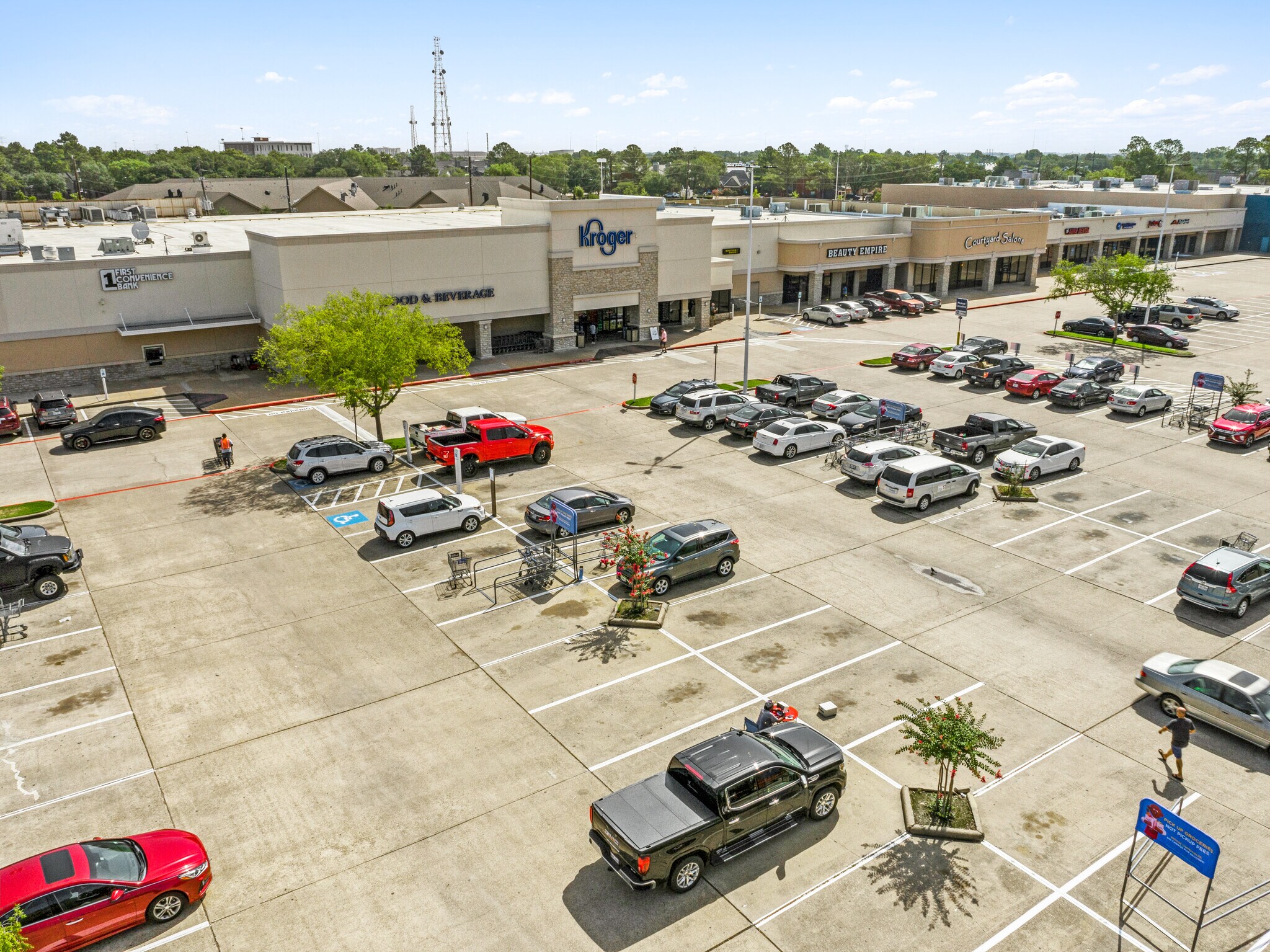 8482-8592 Highway 6 N, Houston, TX à louer Photo du bâtiment- Image 1 de 7