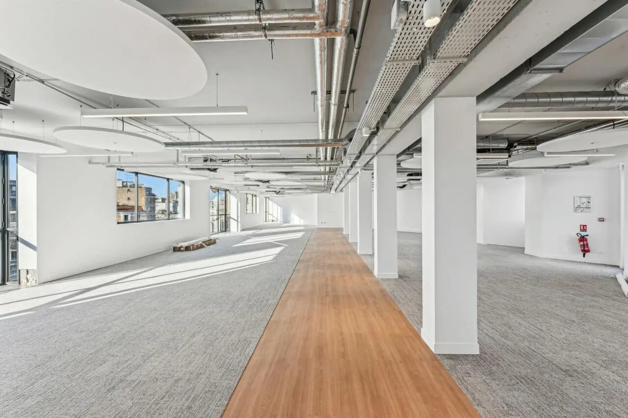 Office in Boulogne-Billancourt for lease Interior Photo- Image 1 of 1