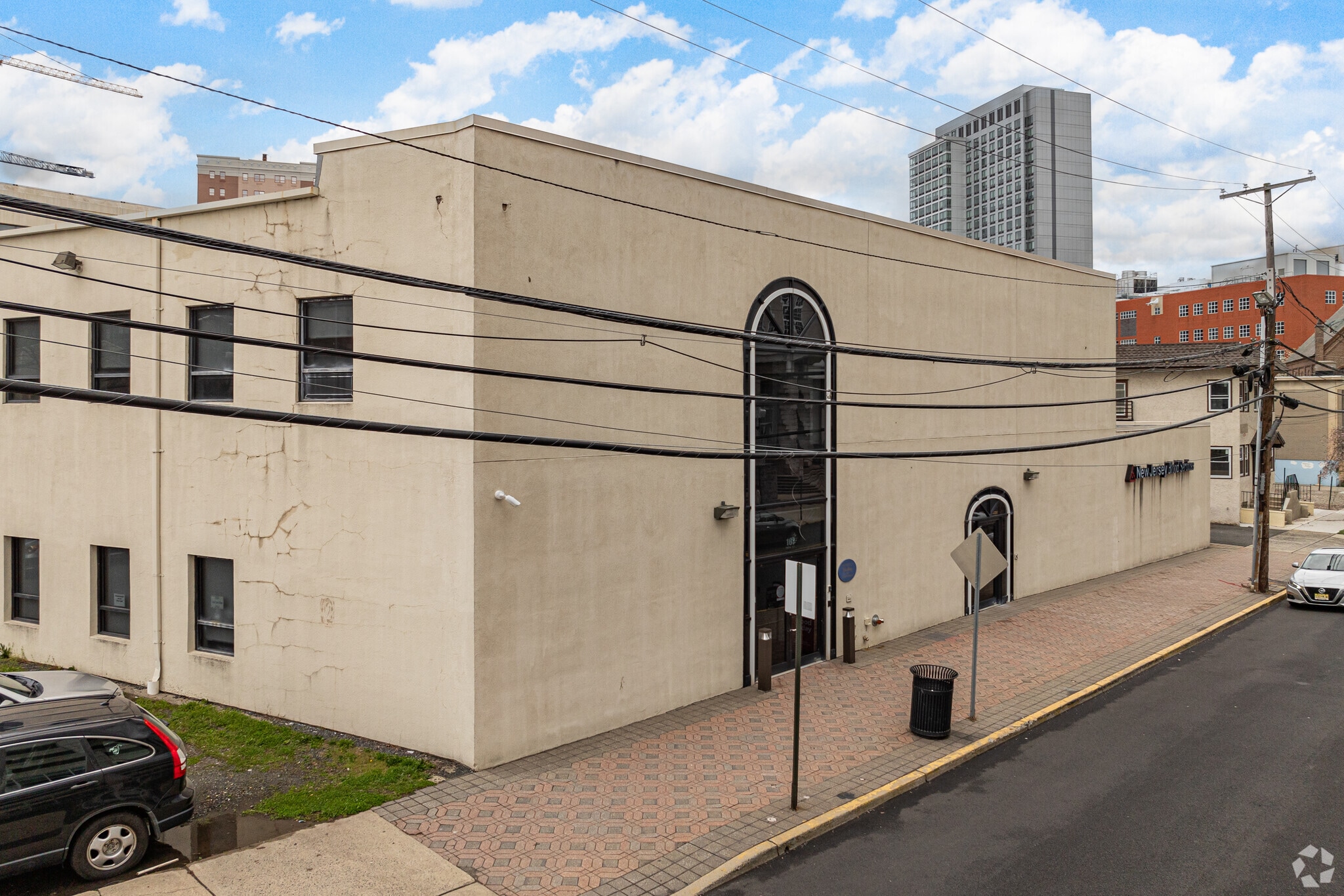 New Street Portfolio portfolio of 2 properties for sale on LoopNet.ca Primary Photo- Image 1 of 2