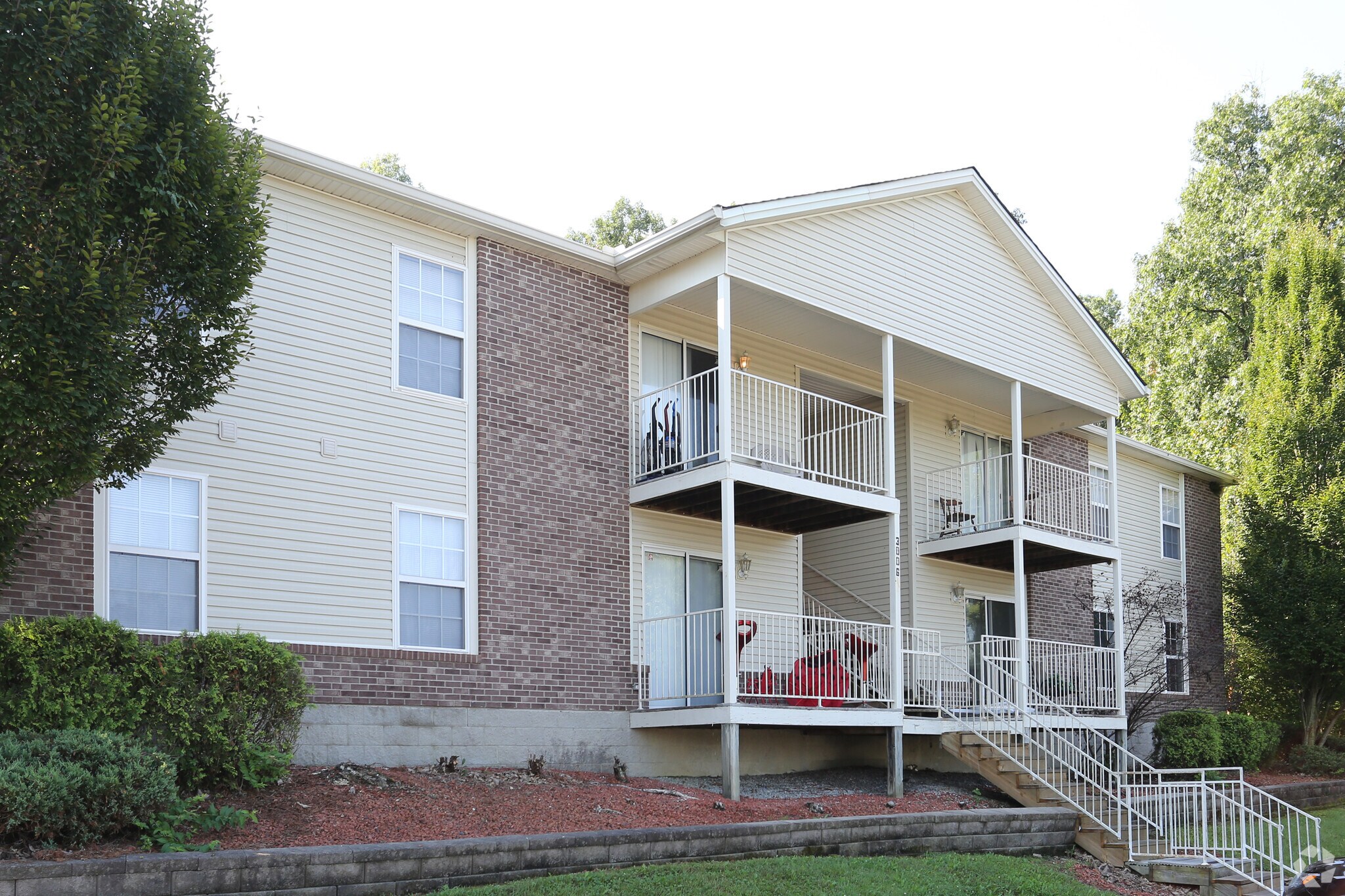 3130 Saint Anthony Gardens Dr, Louisville, KY à vendre Photo principale- Image 1 de 77