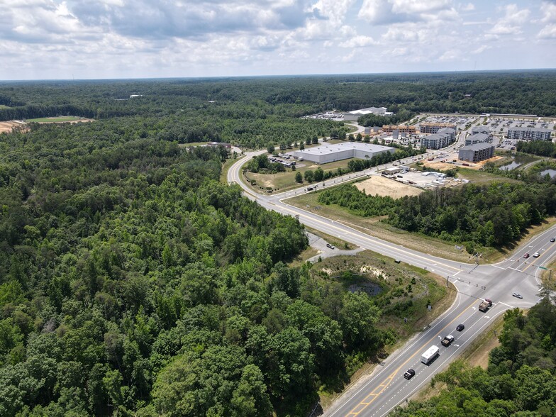 9525 Crossroads Pkwy, Fredericksburg, VA à vendre - Photo du bâtiment - Image 1 de 4