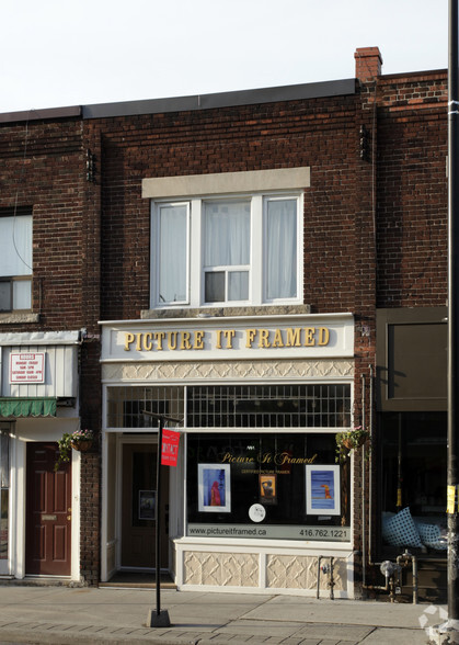 3071 Dundas St, Toronto, ON à vendre - Photo du bâtiment - Image 3 de 4