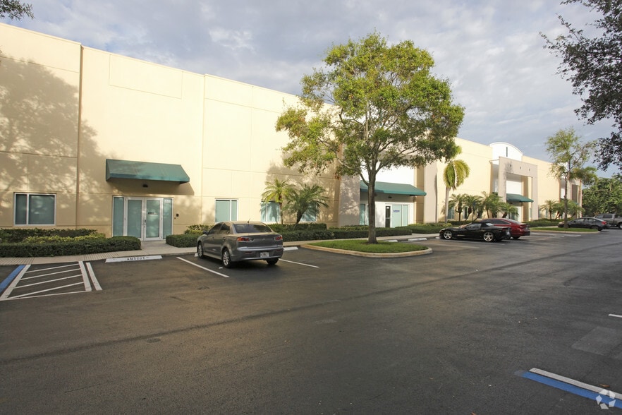 15851 SW 41st St, Davie, FL for lease - Building Photo - Image 3 of 6