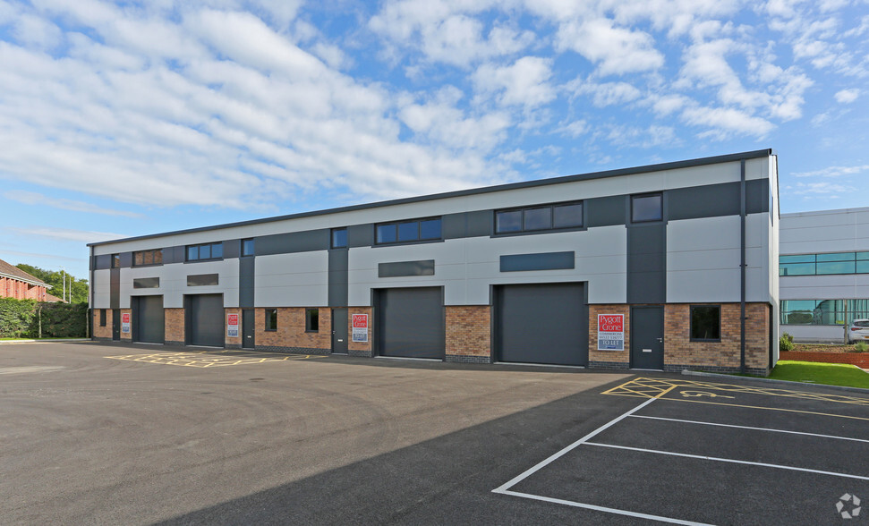 Sadler Rd, Lincoln for lease - Primary Photo - Image 1 of 4