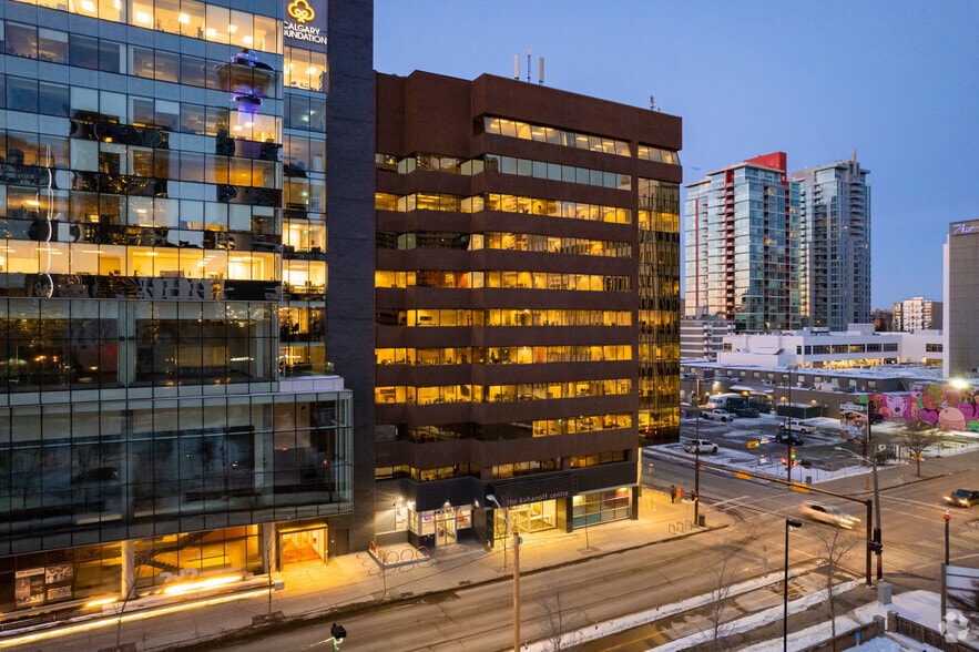 105 12th Ave SE, Calgary, AB à louer - Photo du bâtiment - Image 2 de 5