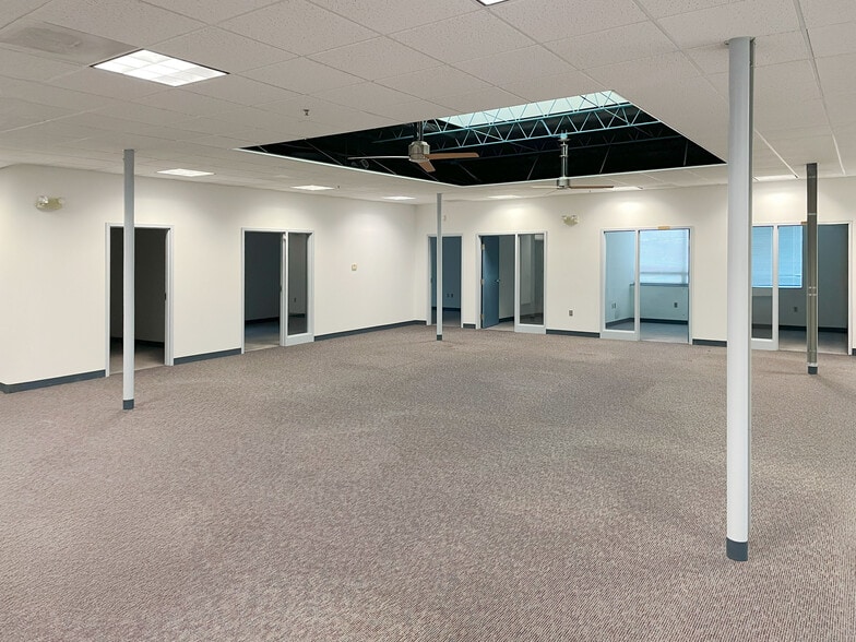 300 N Stonestreet Ave, Rockville, MD for lease - Building Photo - Image 2 of 20