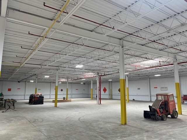 9007 Detroit Ave, Cleveland, OH for lease Building Photo- Image 1 of 2