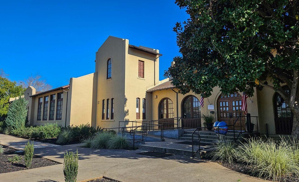 909 Mormon St, Folsom, CA à vendre - Photo du bâtiment - Image 2 de 2