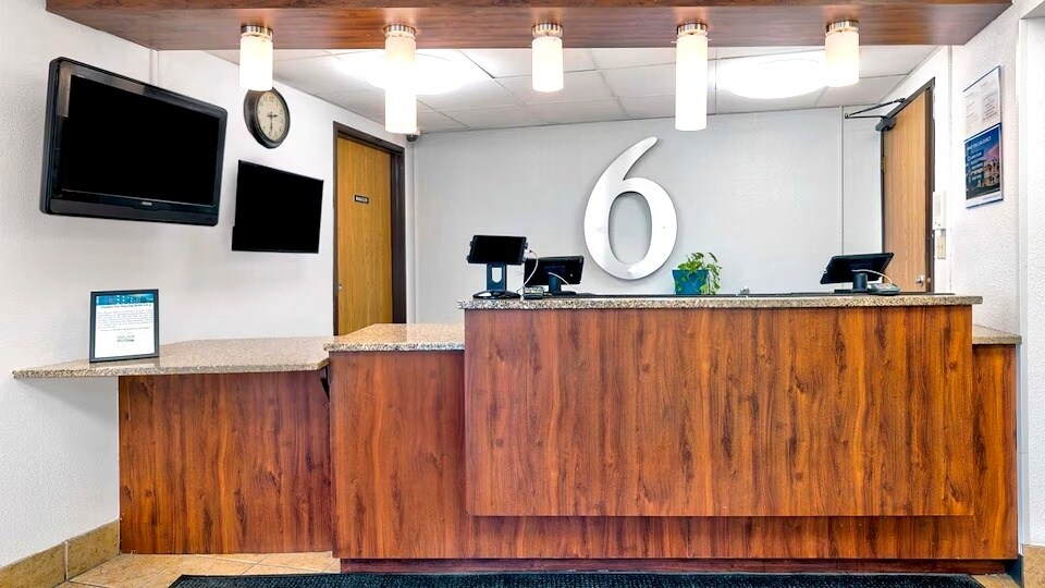 616 33rd Ave SW, Cedar Rapids, IA à vendre - Photo du bâtiment - Image 3 de 19
