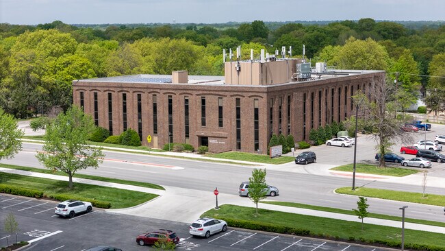 Plus de détails pour 400 E Red Bridge Rd, Kansas City, MO - Bureau à vendre