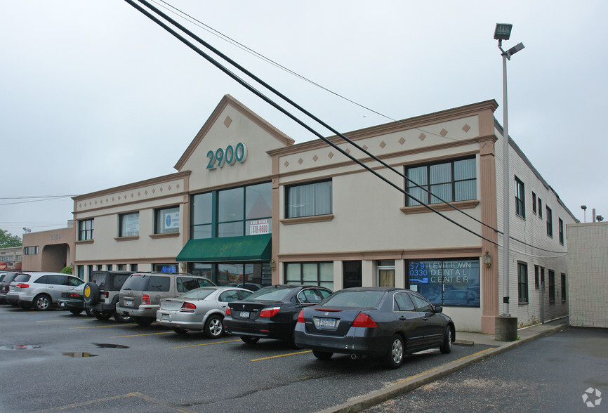 2900 Hempstead Tpke, Levittown, NY for lease - Building Photo - Image 1 of 6