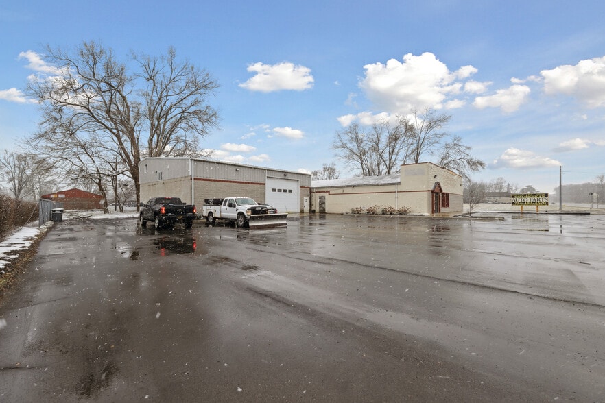 2502 E Michigan Ave, Ypsilanti, MI for lease - Building Photo - Image 2 of 44