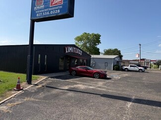 Plus de détails pour 2201 N Main St, Cleburne, TX - Commerce de détail à vendre