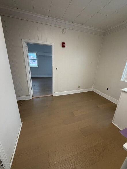 611 Dutchess Tpke, Poughkeepsie, NY à louer - Photo du bâtiment - Image 3 de 15