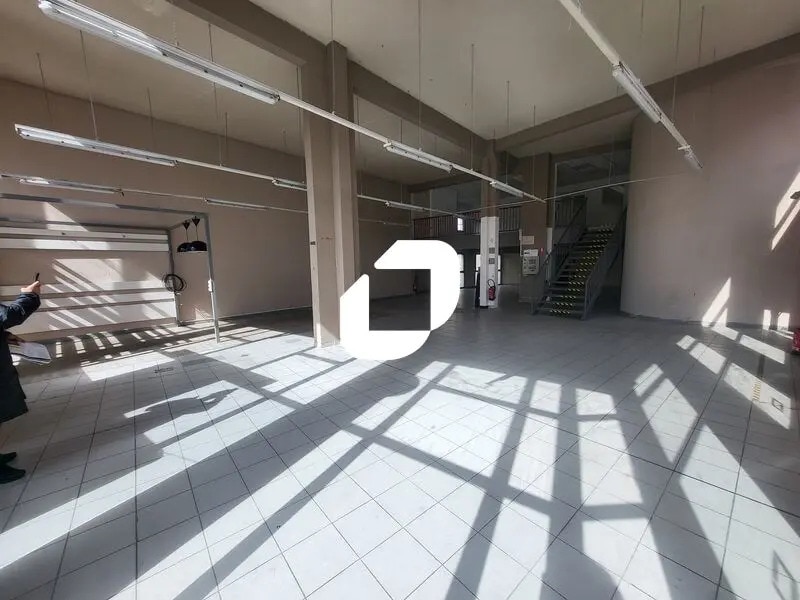 Commerce de détail dans Houilles à louer Photo intérieure- Image 1 de 2