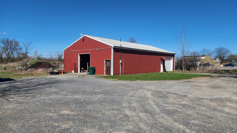 107 Bennett Rd, Camillus, NY for sale - Primary Photo - Image 1 of 14
