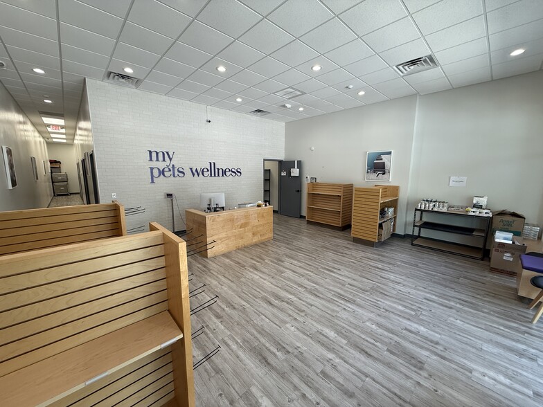 1812 Dunlawton Ave, Port Orange, FL for lease - Interior Photo - Image 2 of 9