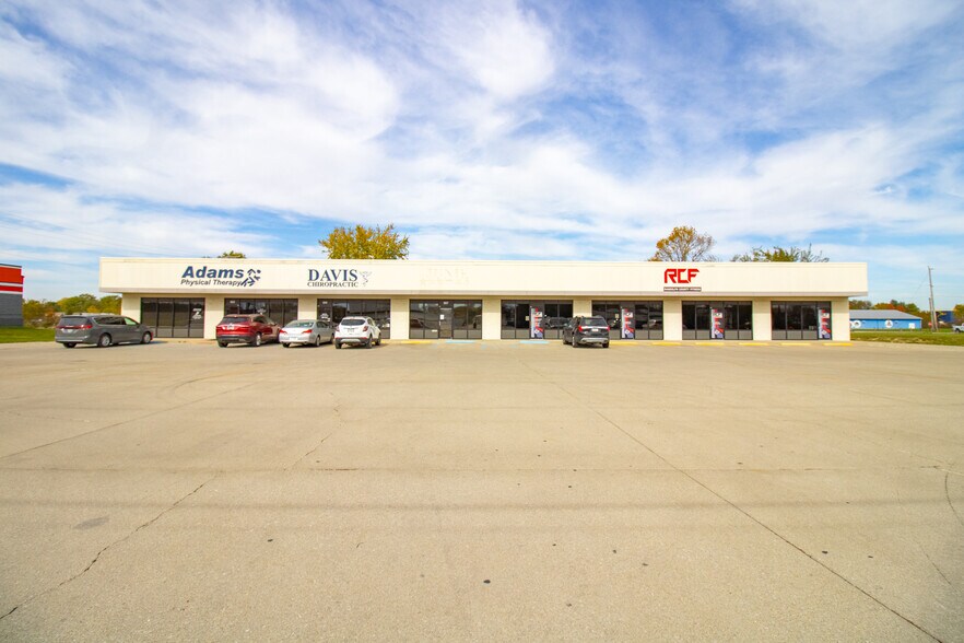 957 E Washington St, Winchester, IN à louer - Photo du bâtiment - Image 2 de 16