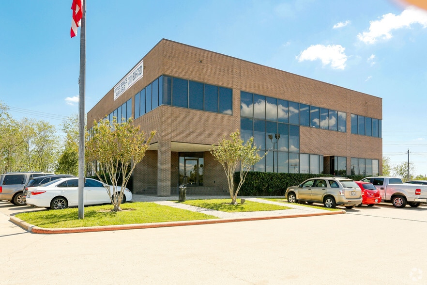 13850 Gulf Fwy, Houston, TX for lease - Building Photo - Image 1 of 22