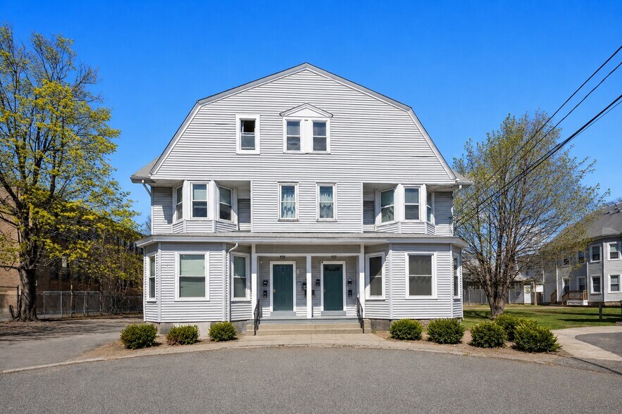 28-31 Richardson Cir, Framingham, MA à vendre - Photo principale - Image 1 de 1