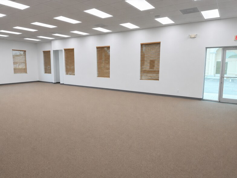 5055 S Congress Ave, Lake Worth, FL for sale - Building Photo - Image 3 of 11