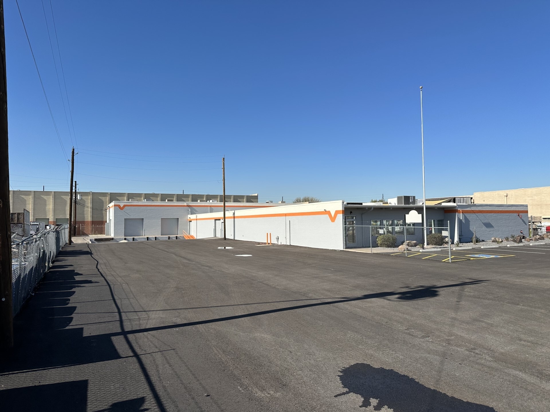 4120 N 38th Dr, Phoenix, AZ for lease Building Photo- Image 1 of 6
