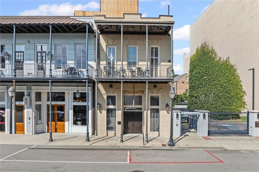 7 N Royal St, Mobile, AL for sale - Building Photo - Image 1 of 32