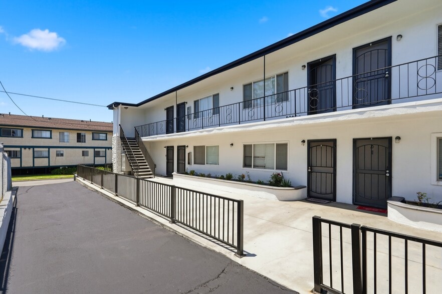 17220 Grevillea Ave, Lawndale, CA for sale - Building Photo - Image 3 of 13